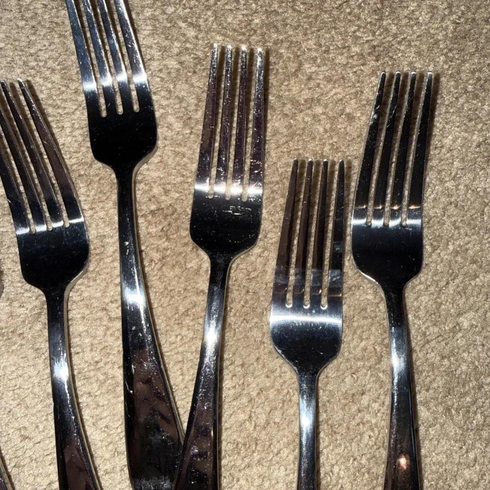 Oneida Flight Stainless Dinner Forks set of 8